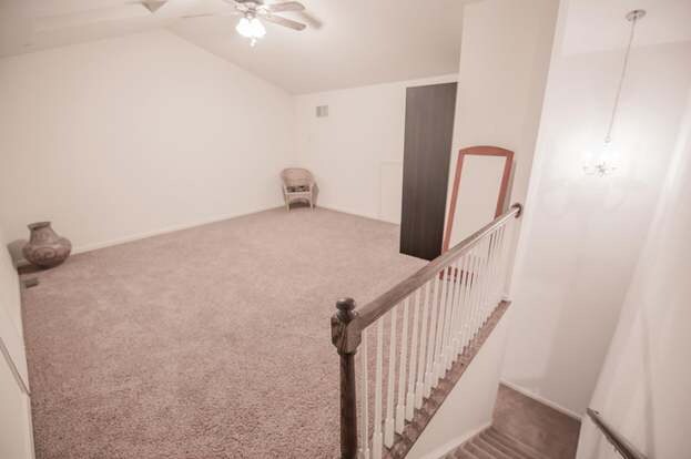 Building Photo - 1384 Parish Ave