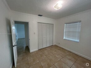 Building Photo - 8840 SW 38th St