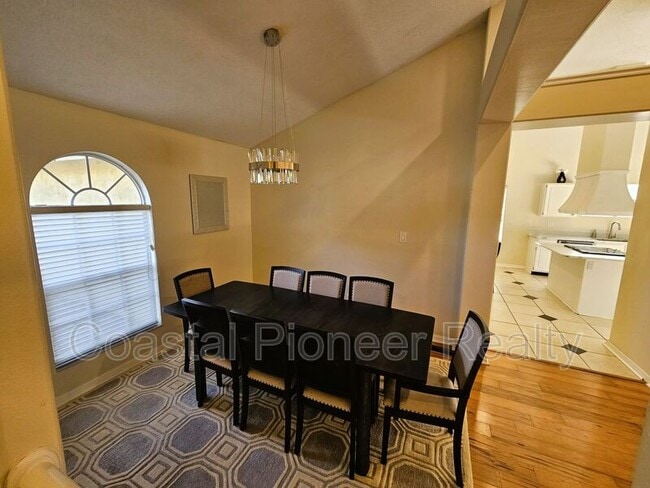 Building Photo - 14504 Brambie Ct