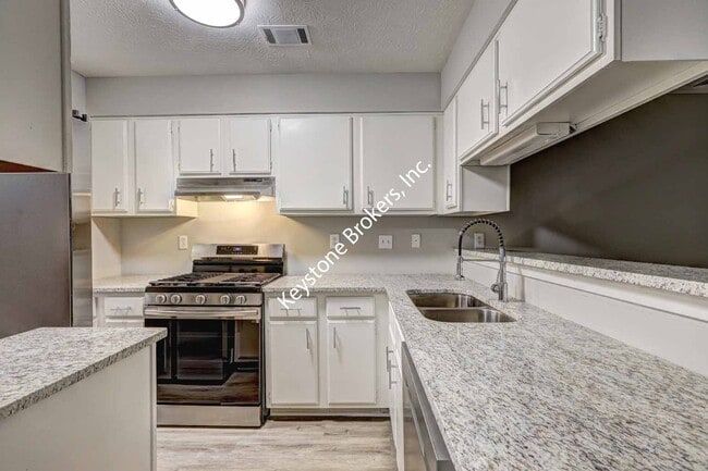 Foto del edificio - 6706 Witherington Ct NW