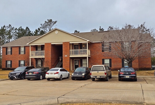 Rock Pointe Exterior - Rock Pointe Apartments