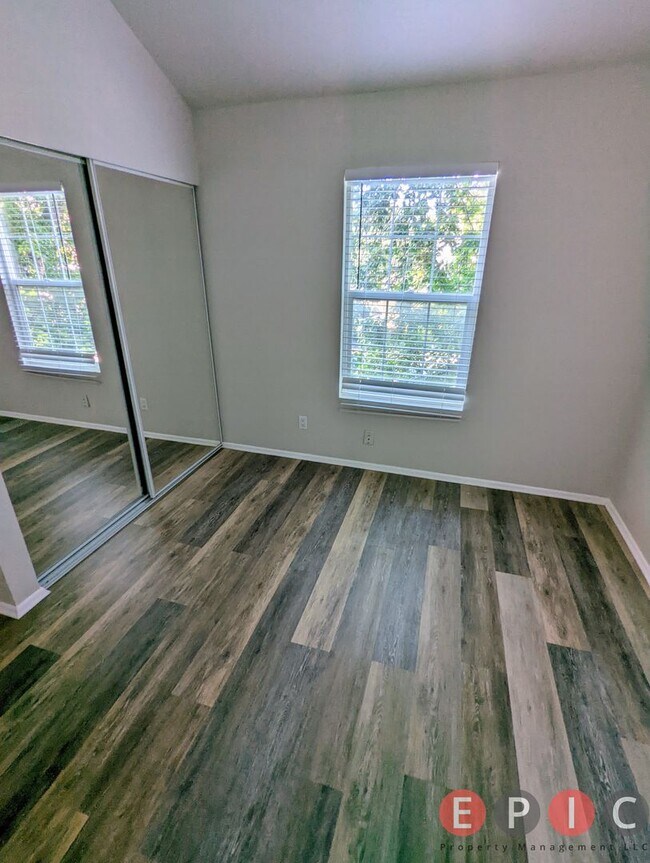 Foto del edificio - Beautiful Condo in Great Location!
