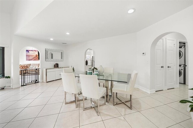 Building Photo - 9420 NW 18th Pl