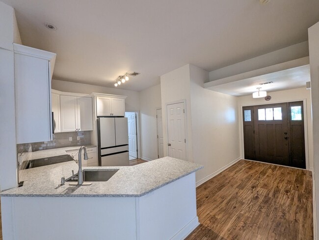 Building Photo - 1020 Freeport Ct
