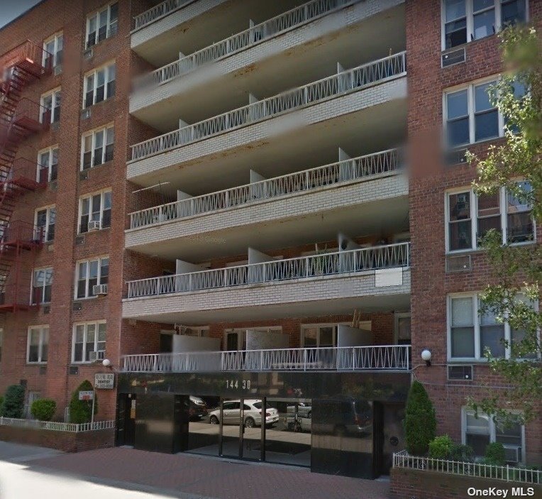 Primary Photo - 144-30 Roosevelt Ave
