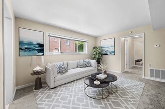Building Photo - Dover Estates Apartments