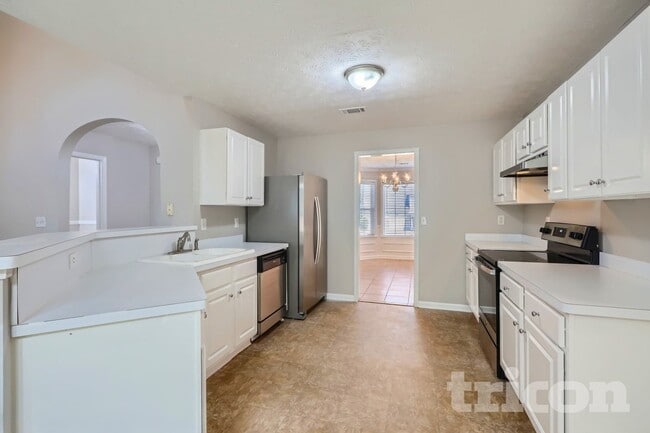 Building Photo - 79 Greenland Dr