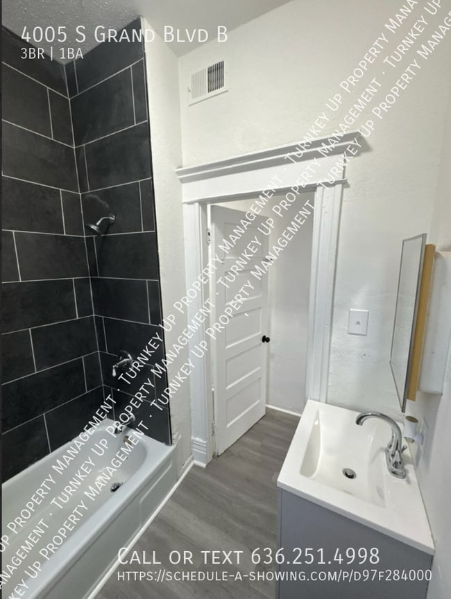 Building Photo - 4005 S Grand Blvd