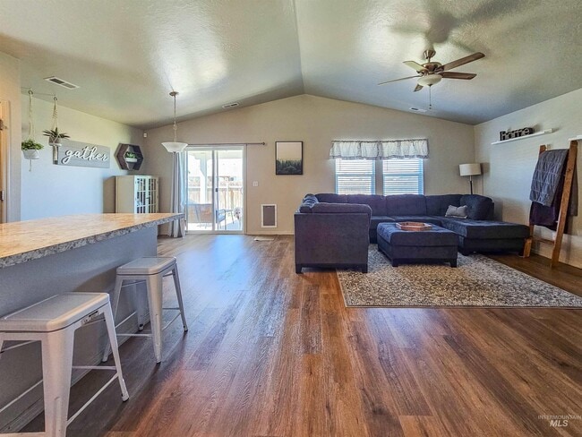 Living room - 19629 Stowe Way