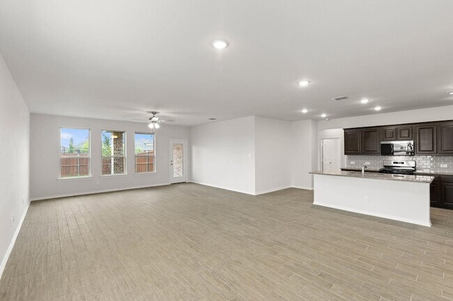 Foto del edificio - 344 Dairy Wy