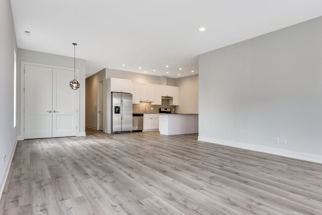 Foto del edificio - 3648 N Central Ave
