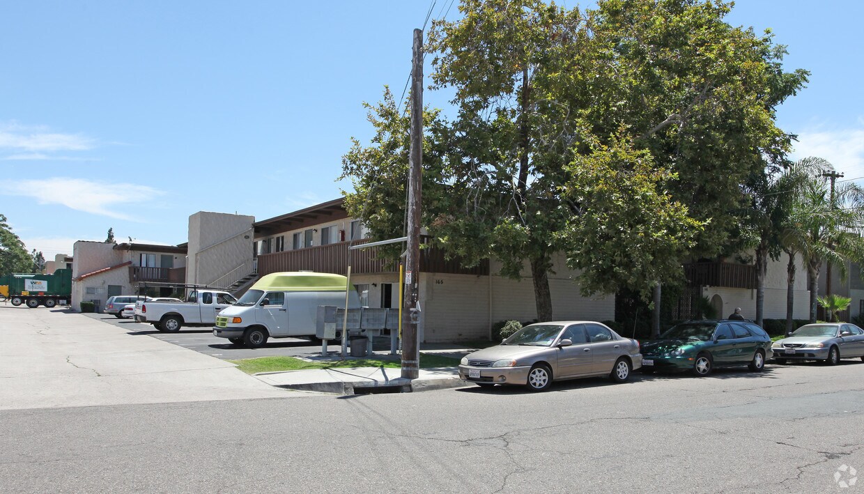 Primary Photo - Lincoln Palms