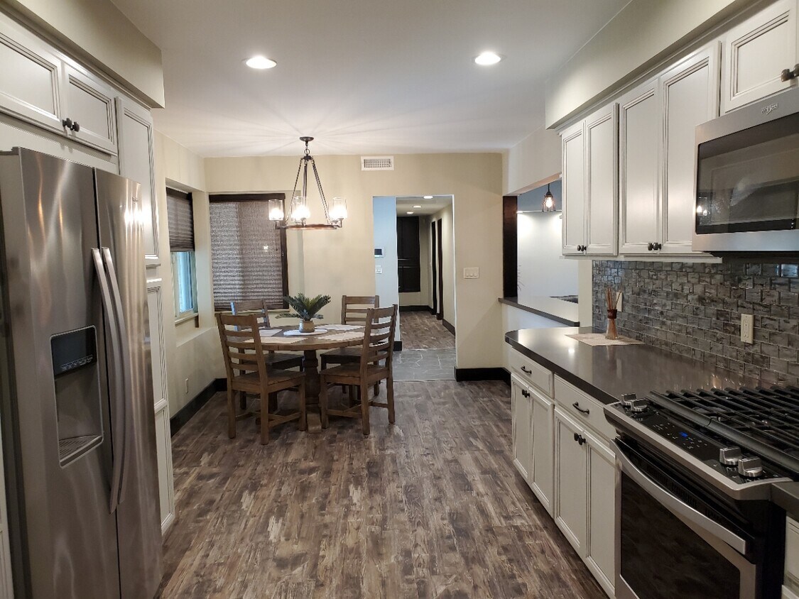 5237 Topanga Canyon Blvd, Woodland Hills, CA 91364 House Rental in