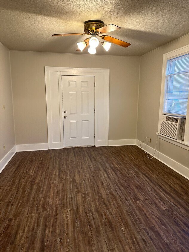 Primary Photo - 1 bedroom 1 bath unit.