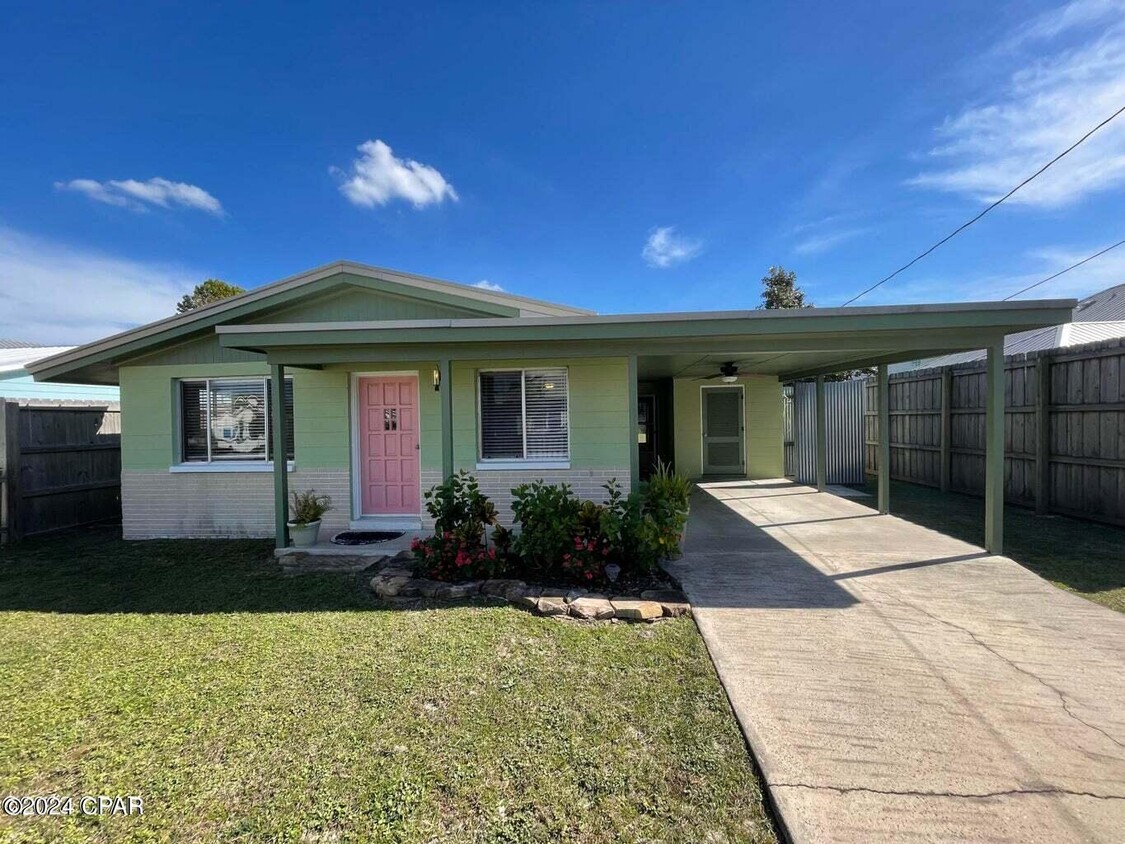 Primary Photo - 305 Tarpon St