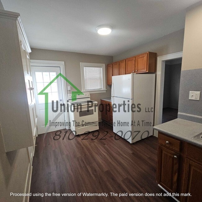 Building Photo - 1042 Gillett St