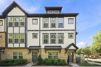 Building Photo - 105 Goodson Pl