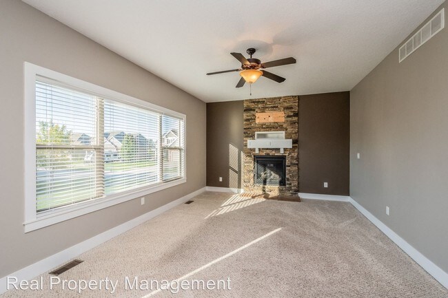 Foto del edificio - 4 br, 3.5 bath House - 7970 Aspen Drive