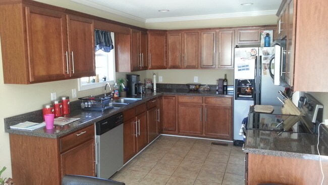 Building Photo - 1214 Adair Dr