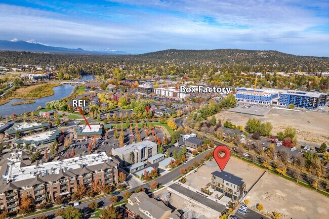 Foto del edificio - 4Bed 3.5 Bath - Views - Studio