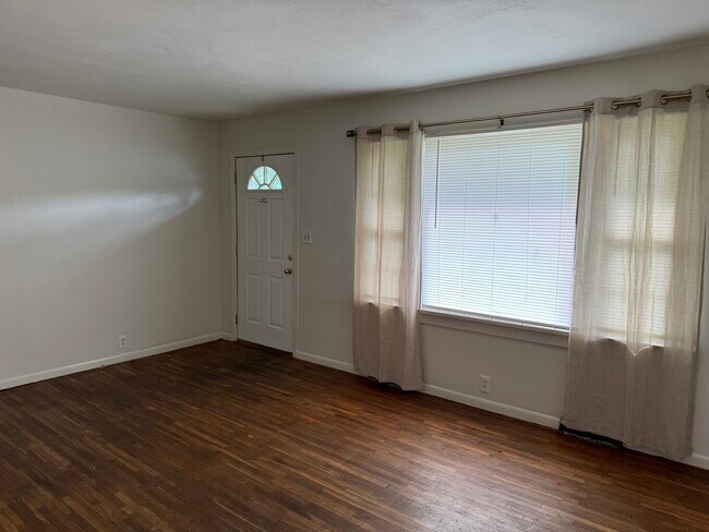 Foto del edificio - 1208 S Fullhart Dr