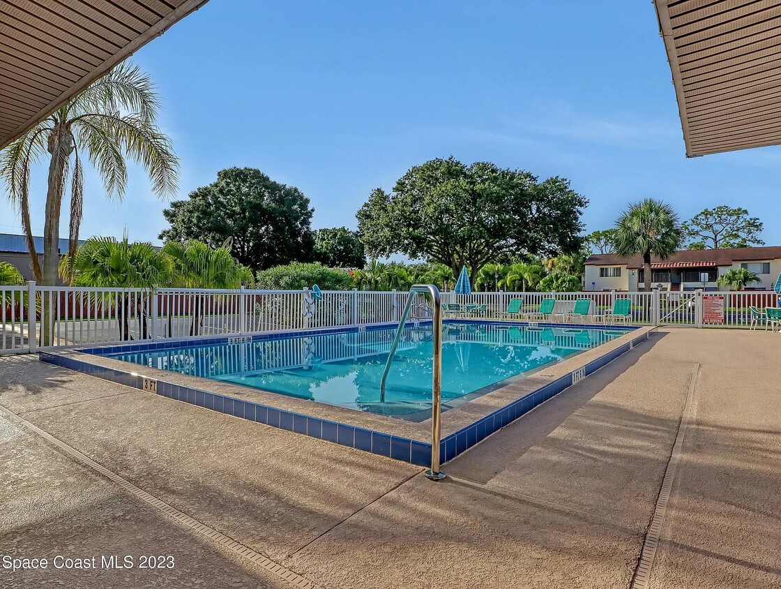 Primary Photo - 730 Ridge Club Dr