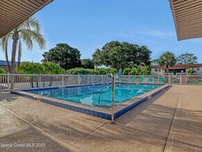 Building Photo - 730 Ridge Club Dr