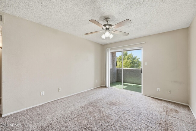 Building Photo - 4410 N Longview Ave