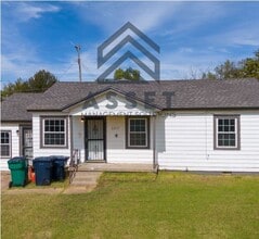 Building Photo - 3317 NE 15th St