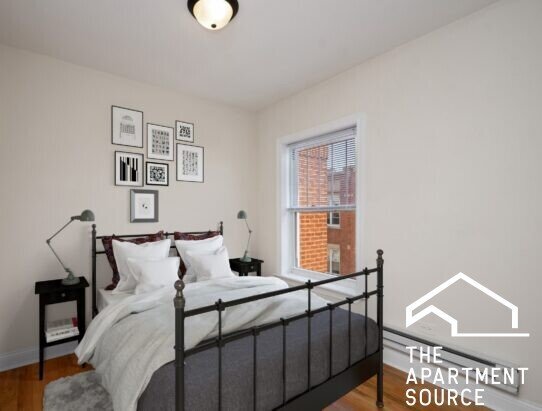 Photo - 947 W Cornelia Ave Apartment