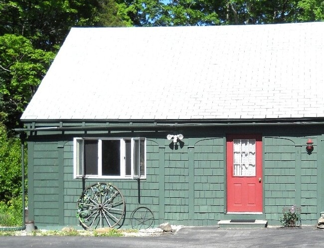 Building Photo - 124 Madbury Rd