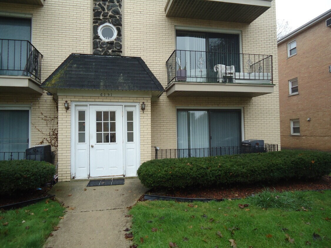 Primary Photo - 6151 Marshall Ave