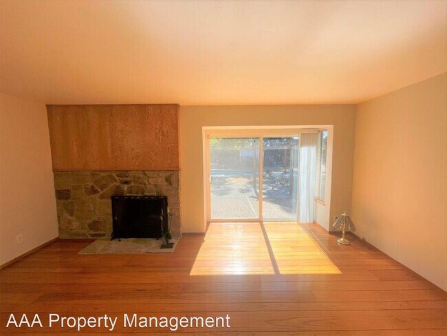 Building Photo - 3 br, 2 bath House - 199 Twinview Dr