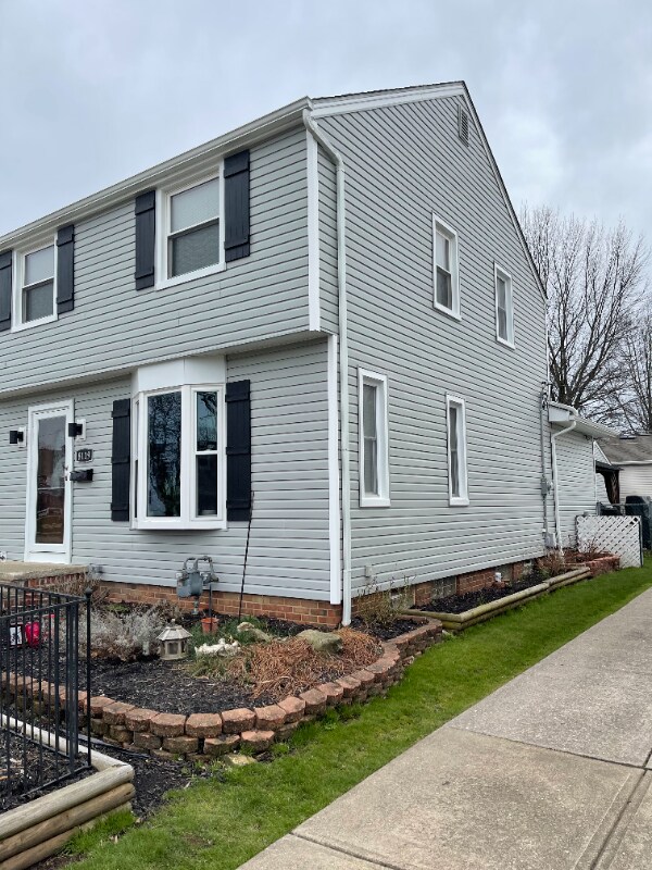 Foto del edificio - 8119 Covington Dr