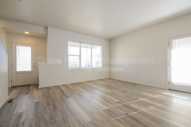 Foto del edificio - 4647 Crestone Peak St