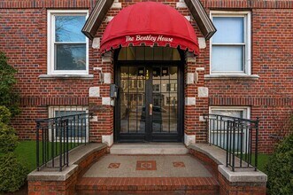 Building Photo - 149 Bentley Ave