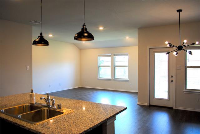 Foto del edificio - 6217 Bracken Dr