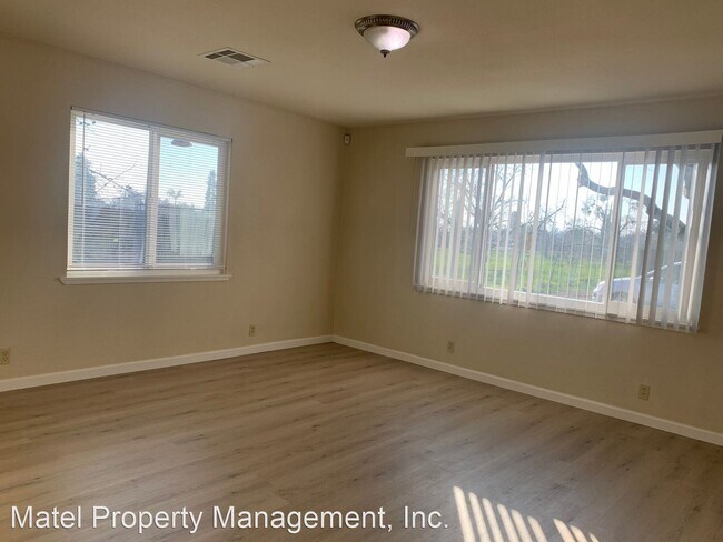 Building Photo - 3 br, 1 bath House - 1132 MANOR DR