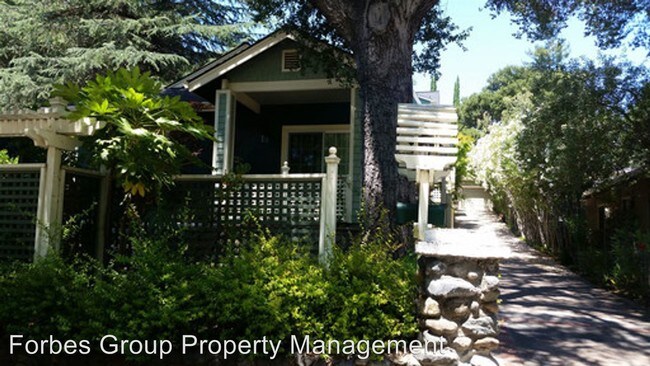 Building Photo - 1 br, 1 bath Apartment - 225 Massol Ave