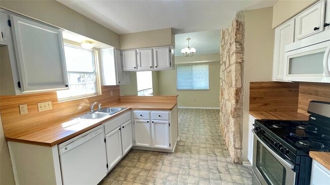 Foto del edificio - 509 Riverwood Dr