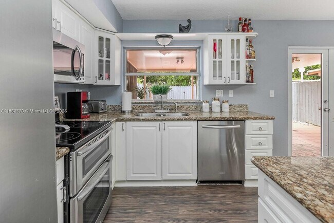 Foto del edificio - 1021 SW 104th Ct