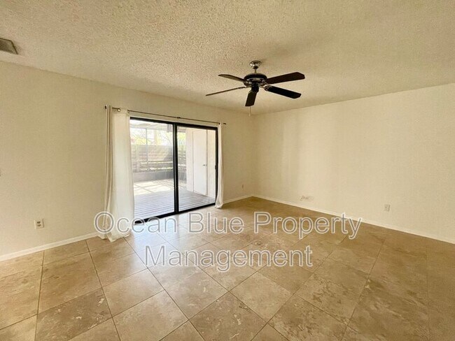Foto del edificio - 15425 E Pond Woods Dr