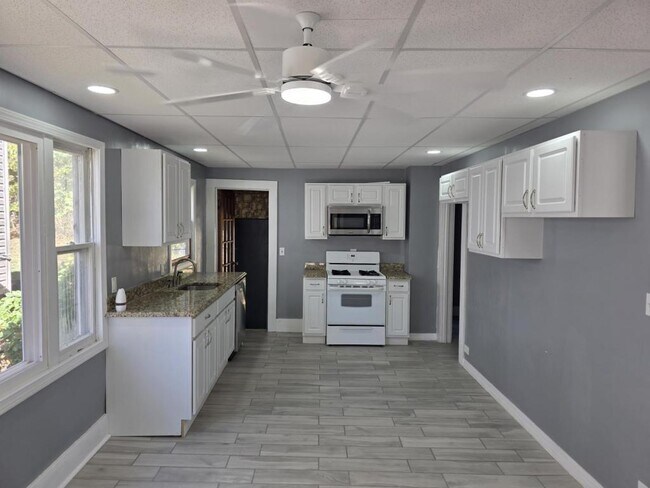 Foto del edificio - 111 Oakhill St