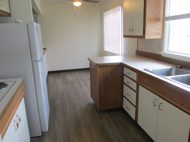 Foto del edificio - 4213 Clark Ave