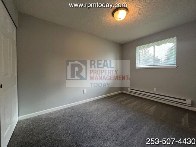 Building Photo - Gorgeous 2 Bedroom unit in Spanaway!