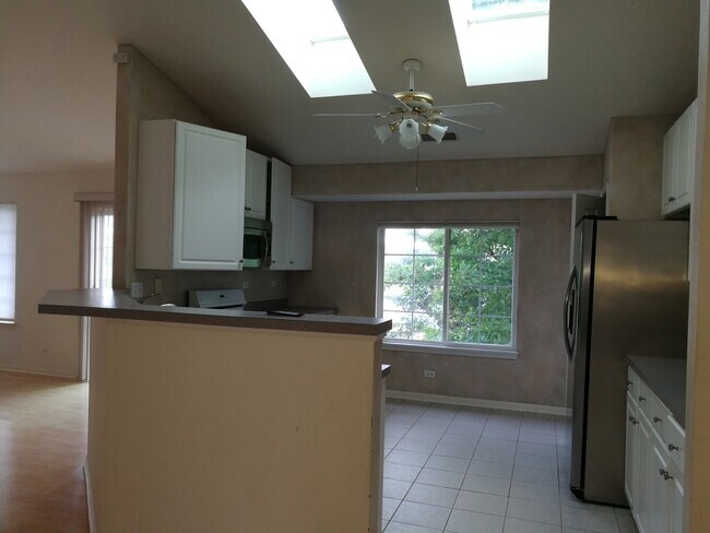 Building Photo - 2397 Madiera Ct