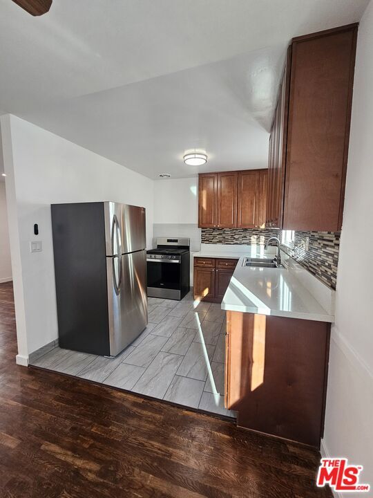 Foto del edificio - 1537 Laurel Ave