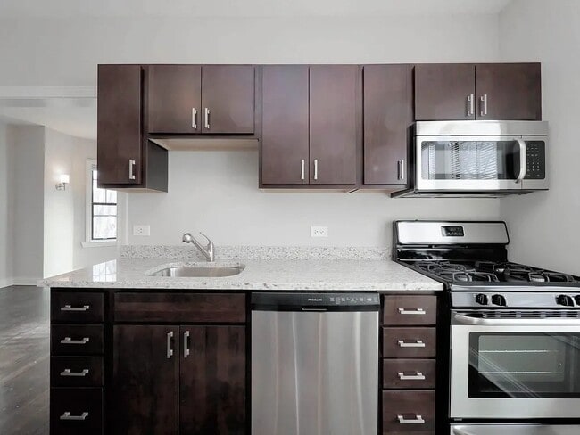 Building Photo - 3700 N Bosworth Ave