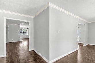 Building Photo - 211 W North Hill Dr