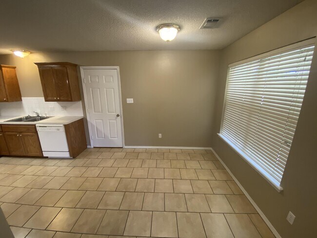 Foto del edificio - 1820 Ingalls Ln
